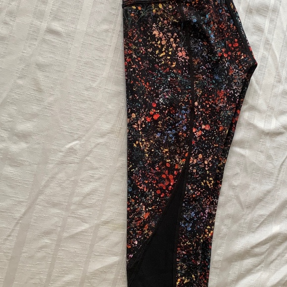 Lululemon - Picture 1 of 3